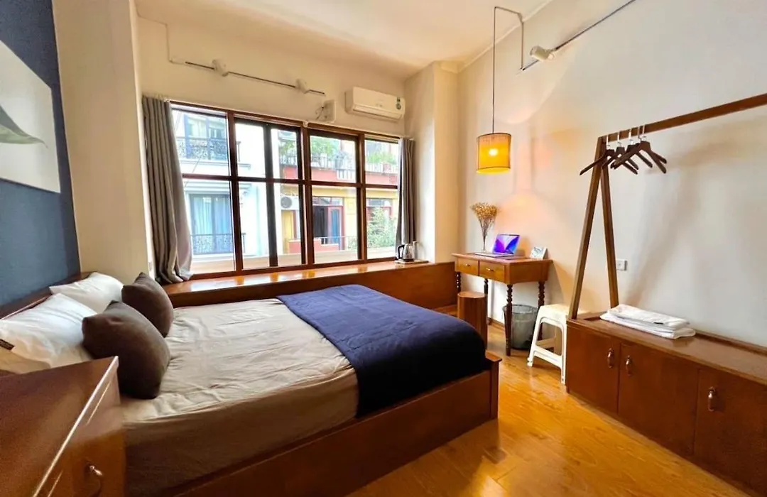 Nice room located right next to the Old Quarter Căn phòng nhiều ánh sáng tại ngay gần phố đi bộ Hồ Gươm-1